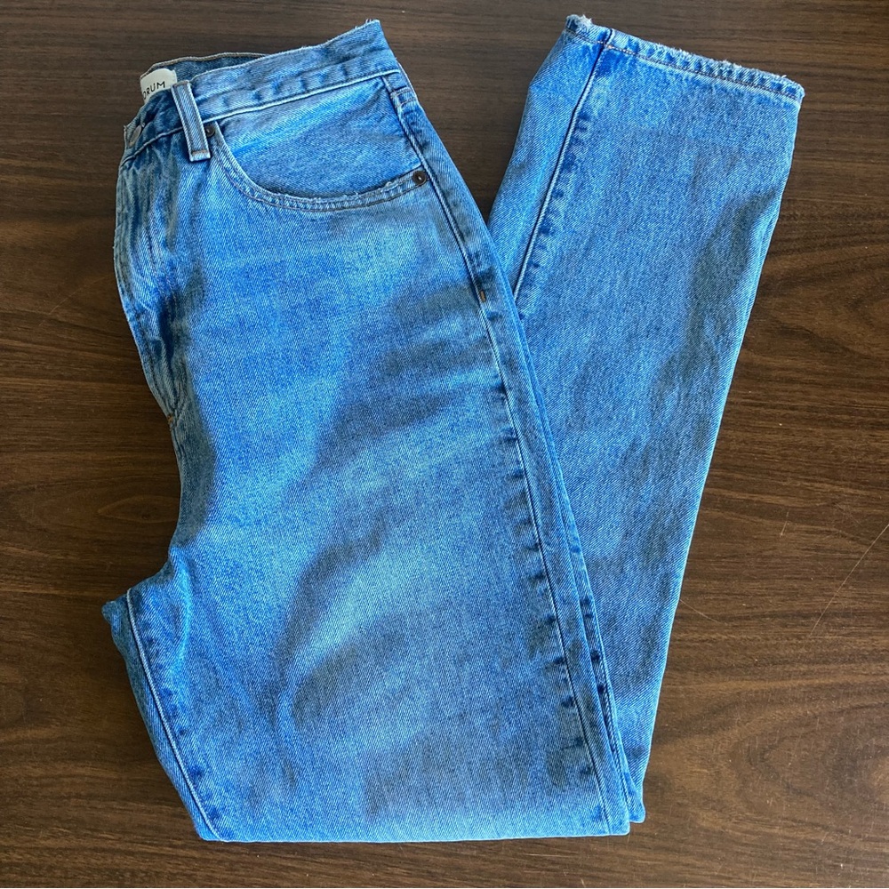 Aritzia Denim Forum Nina Super High Cigarette Jean Size 28/29